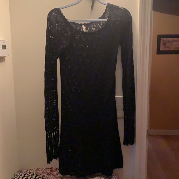 Spell and the gypsy Leila off the shoulder dress - Picture 4 of 6